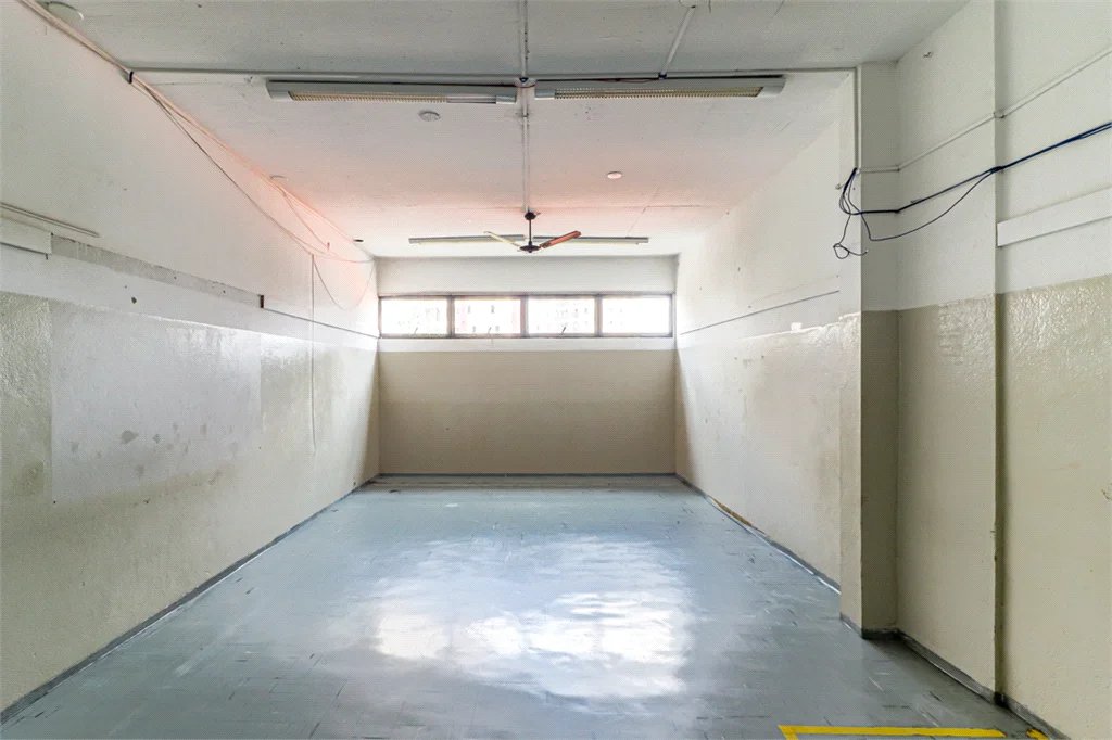 Prédio comercial à venda na Rua Coronel Camisão, 3593 m2 área útil, 1137m2 terreno, 33 salas, 10 vagas