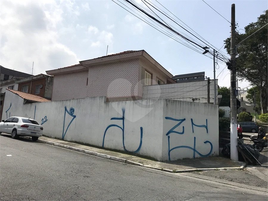 Sobrado à venda com 3 quartos em Vila Nivi, São Paulo, SP