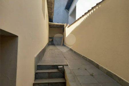 Casa com 147m² , 2 dormitórios , sendo 1 suíte , 2 vagas , à venda , no Parque das Nações , em Santo André.