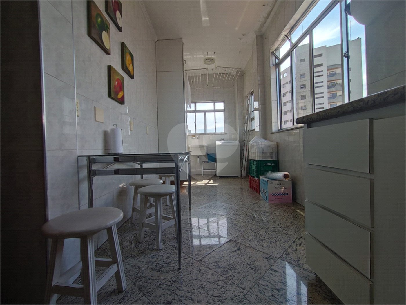 Apartamento para venda e locação na Aclimação de 108m² com 2 dormitórios e 2 banheiros, varanda