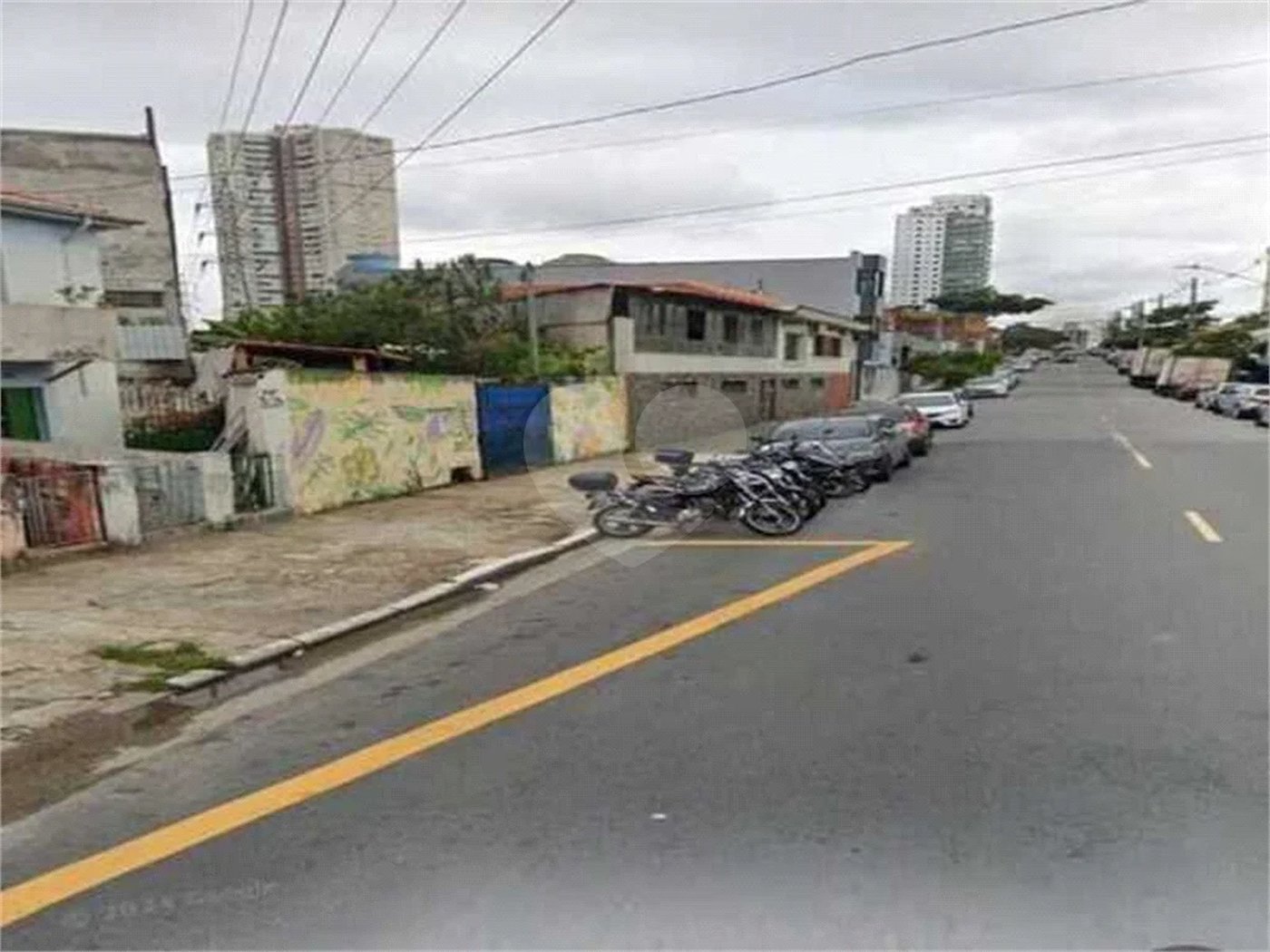 Terreno com 4 casas à venda na melhor região da Mooca, próximo à rua do Oratório!!