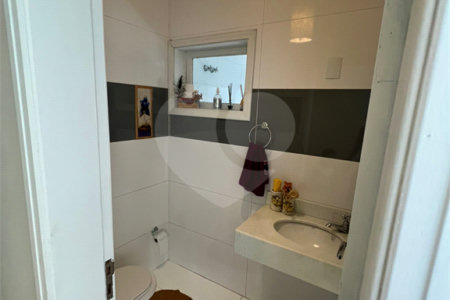 Casa à venda com 3 quartos, sendo 1 suíte, no condomínio Parque do Varvito, Itu - SP
