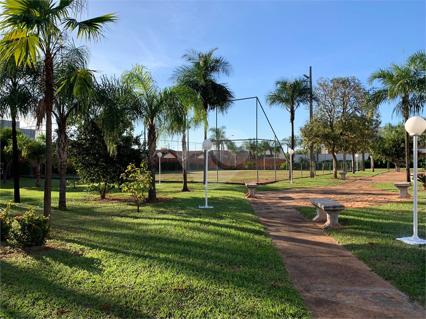 Casa à venda com 3 suítes no condomínio Alto Dos Ipês, Três Lagoas - MS