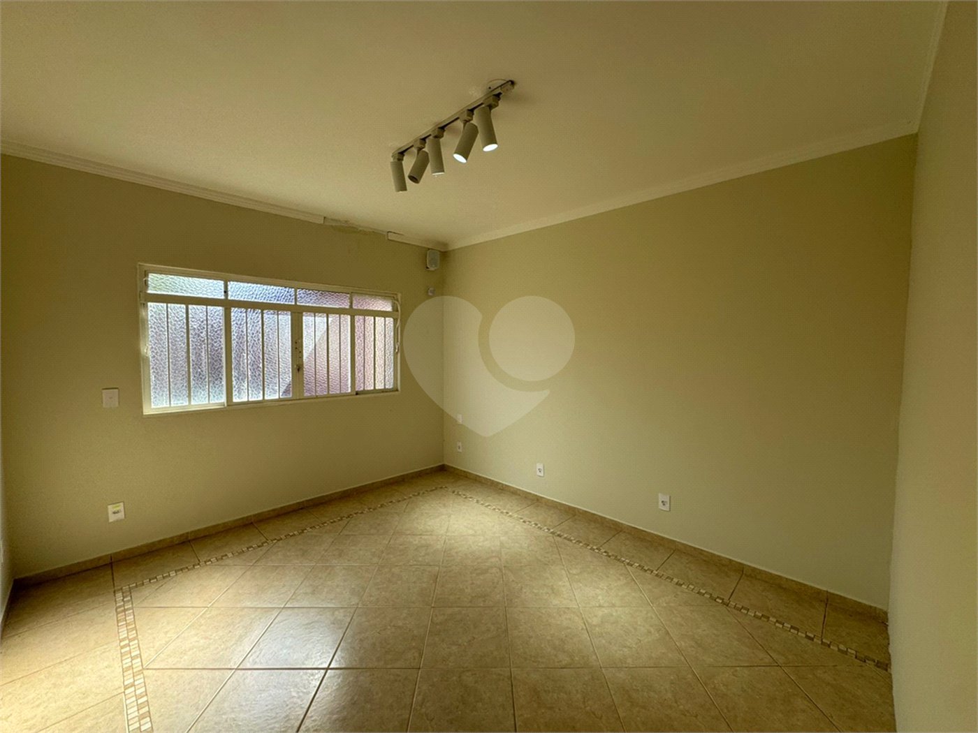 Imóvel comercial á venda, com 766m2 de terreno, em São Carlos-SP