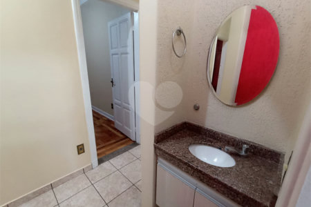 Casa à venda com 3 quartos, sendo 2 suítes,  no Centro, Itapetininga, SP