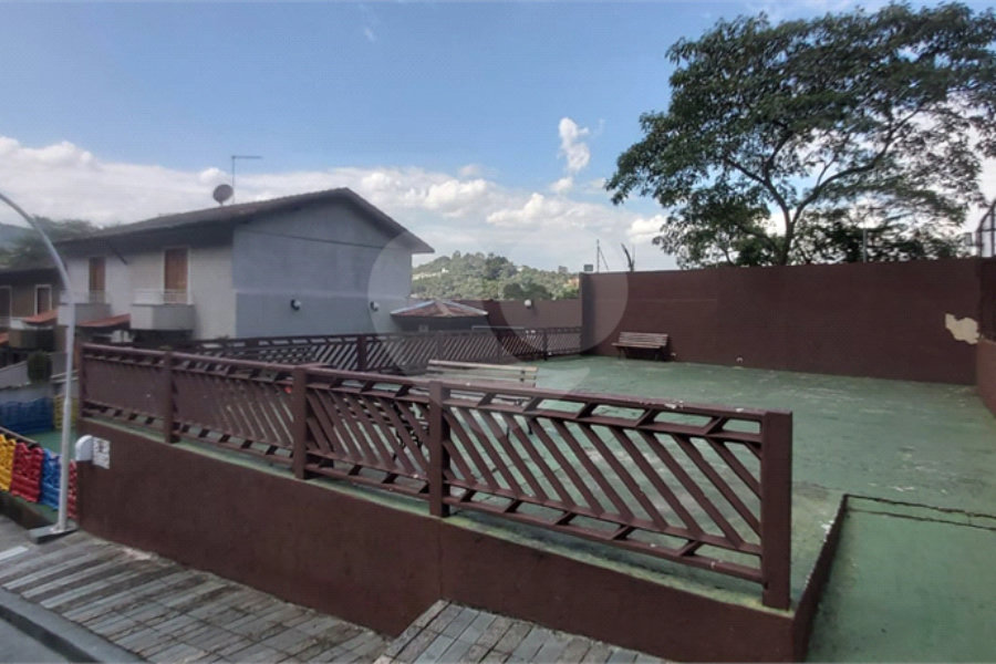 Casa à venda com 2 quartos no condomínio Parque das Araucárias, São Paulo - SP