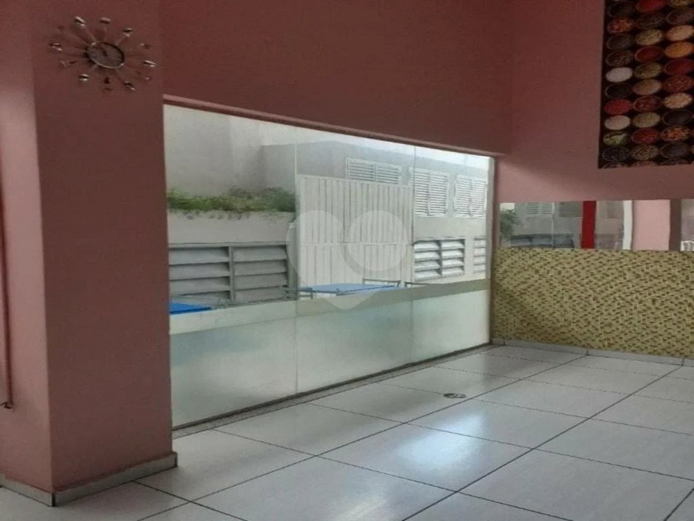Imóvel térreo com mezanino, com 63,54 m² Edif. Lex Offices.