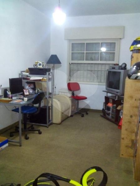 Sobrado com 180m², 3 quartos e 2 vagas
