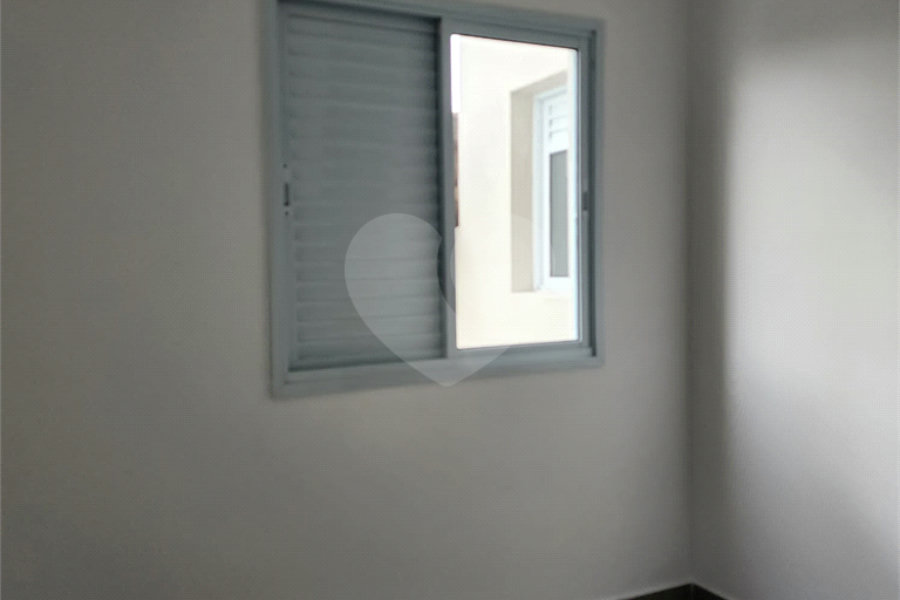 Casa à venda com 2 quartos, sendo 1 suíte, no condomínio Residencial Sanches, São Paulo - SP