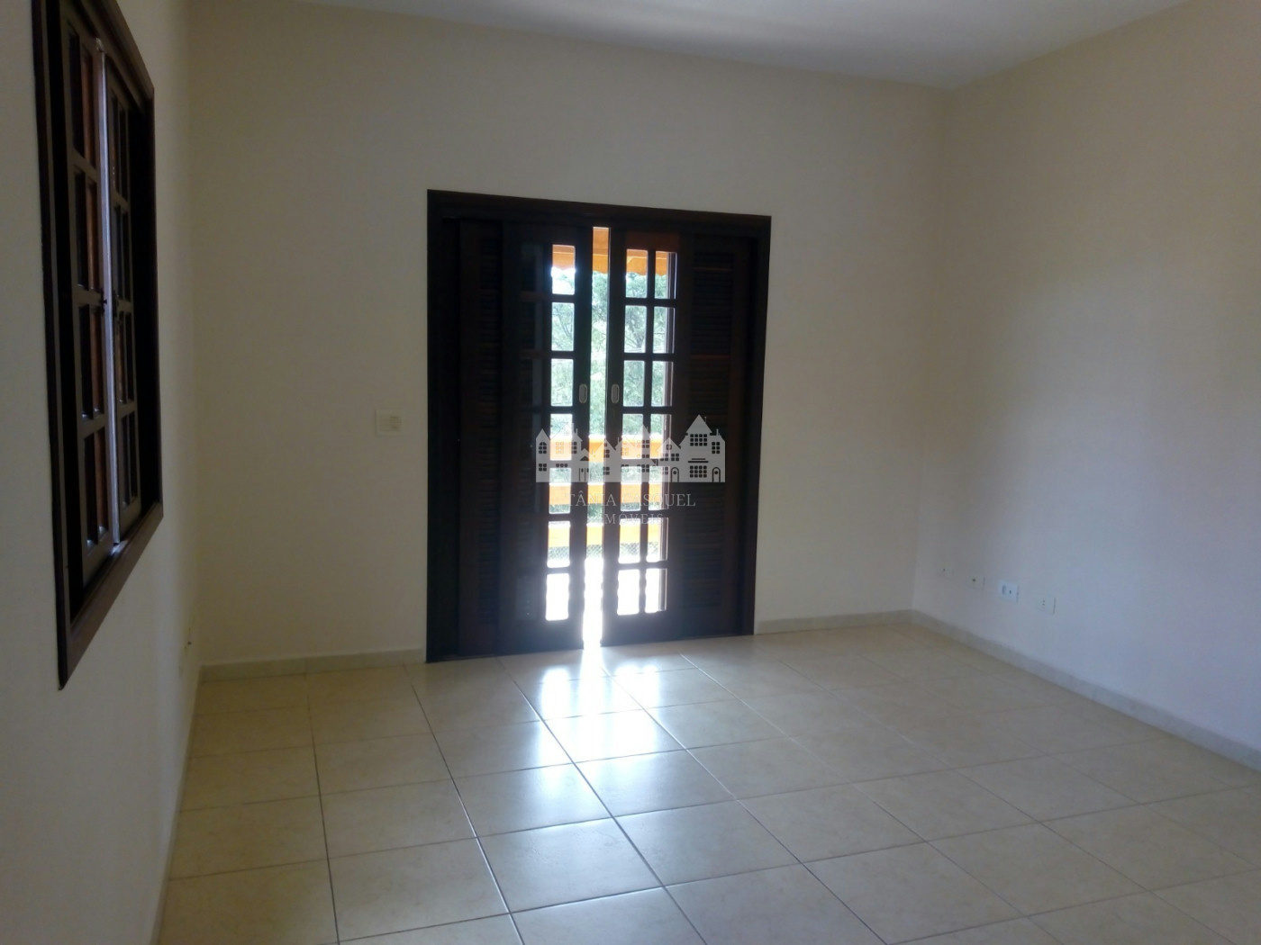 Casa para alugar com 3 quartos, sendo 1 suíte, em Vila Petrópolis, Atibaia, SP