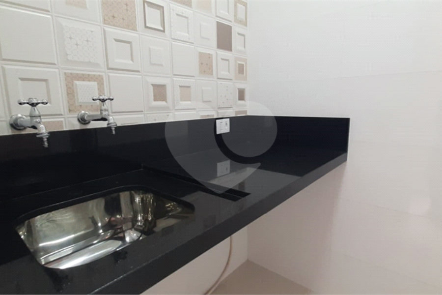 Casa à venda com 3 quartos, sendo 1 suíte, no condomínio Residencial Gran Veiga, São Paulo - SP