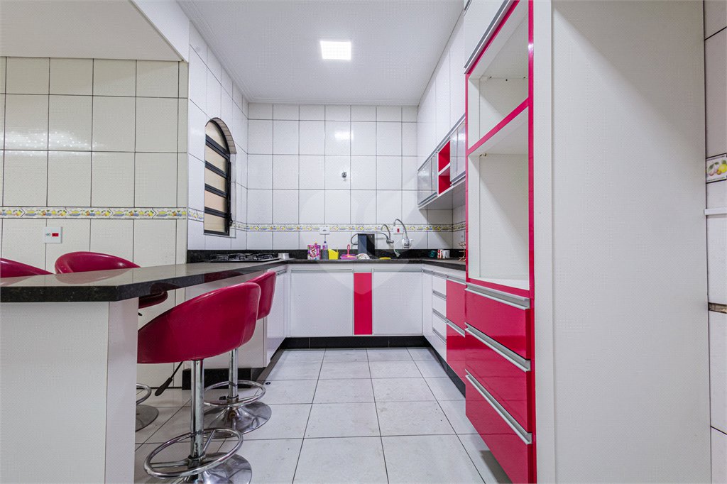 Casa à venda com 3 quartos, sendo 2 suítes, em Jardim Santa Cecília, Guarulhos, SP