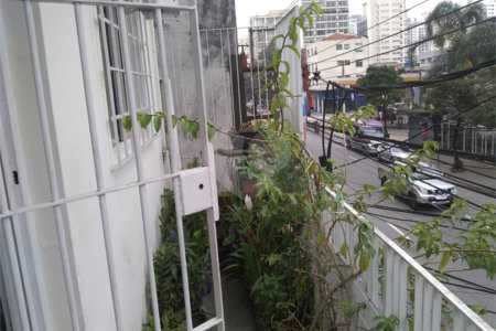 Sobrado à venda com 4 quartos, sendo 1 suíte,  em Indianópolis, São Paulo, SP