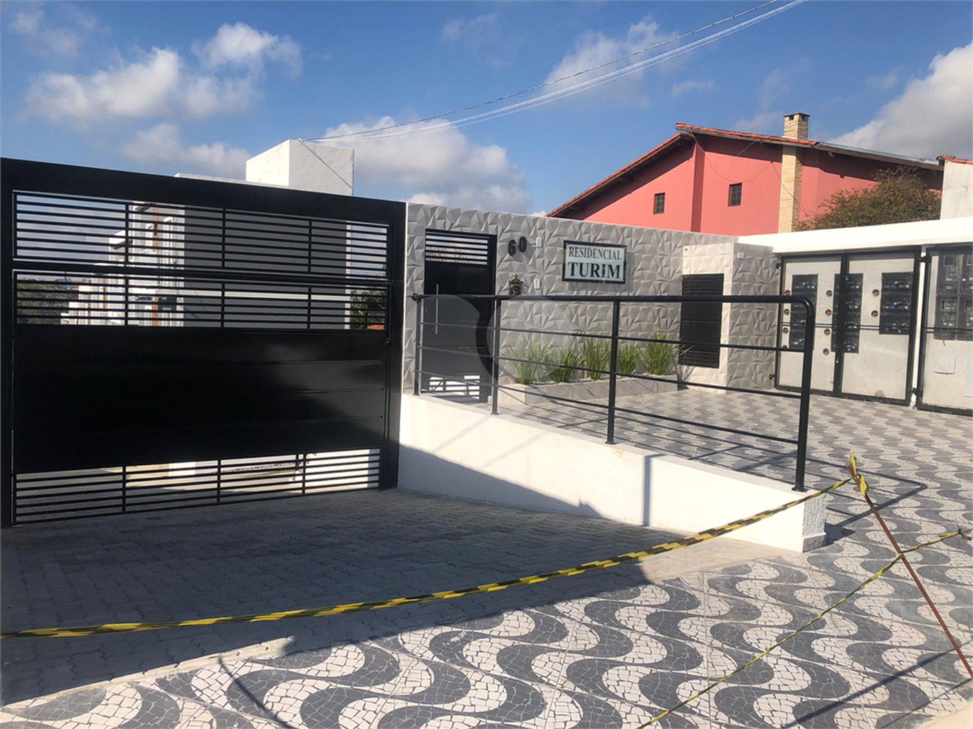 Casa à venda com 2 quartos no condomínio Residencial Turim, Mogi das Cruzes - SP