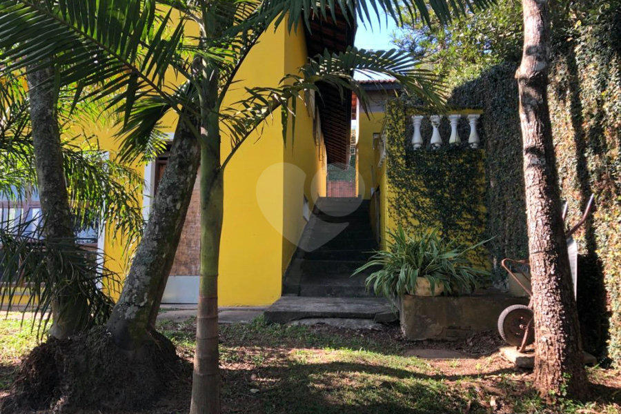 Casa Térrea à venda com 4 quartos, sendo 2 suítes, em Roseira, Mairiporã, SP