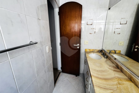 Apartamento à venda com 3 quartos, sendo 1 suíte, em Santa Cecília, São Paulo, SP