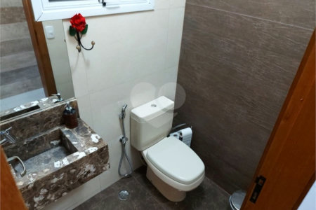 Sobrado à venda com 3 quartos, sendo 1 suíte, em Vila Laís, São Paulo, SP