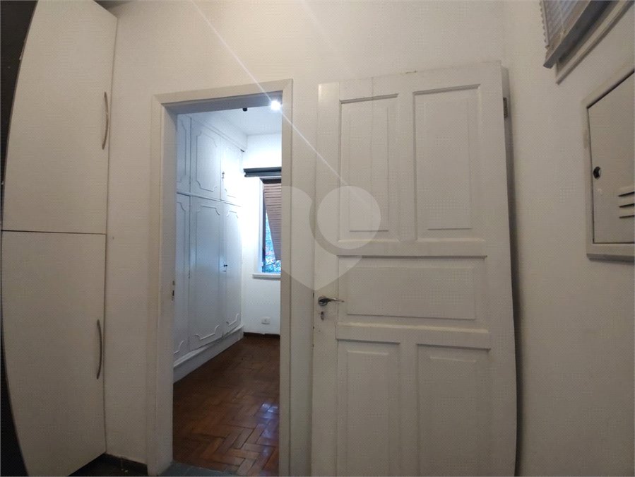 Sobrado à venda com 5 quartos, sendo 3 suítes, em Cidade Monções, São Paulo, SP