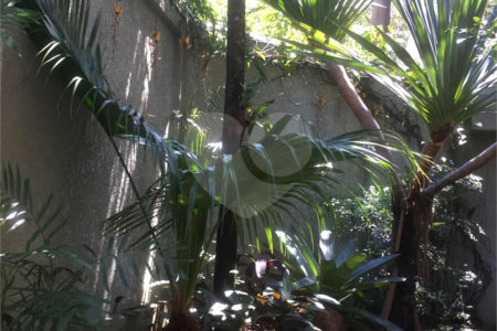 Sobrado à venda com 4 quartos, sendo 1 suíte, em Jardim Novo Mundo, São Paulo, SP