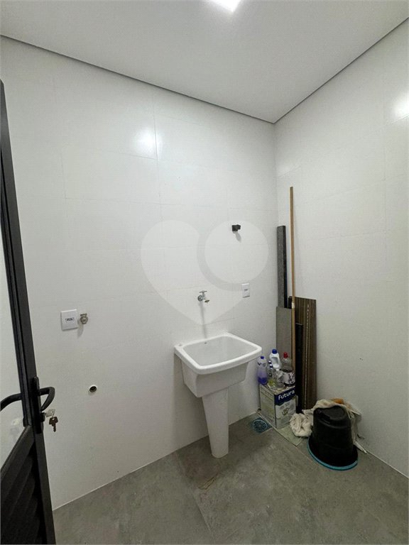 Casa à venda com 3 quartos, sendo 1 suíte, no condomínio Jd. Parque Alvorada, Araraquara - SP