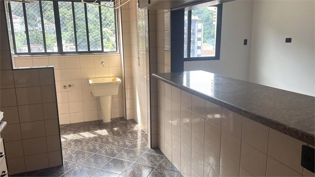 Apartamento com 2 dormitórios para alugar, 66 m² por R$ 3.690,00 - Marapé - Santos/SP