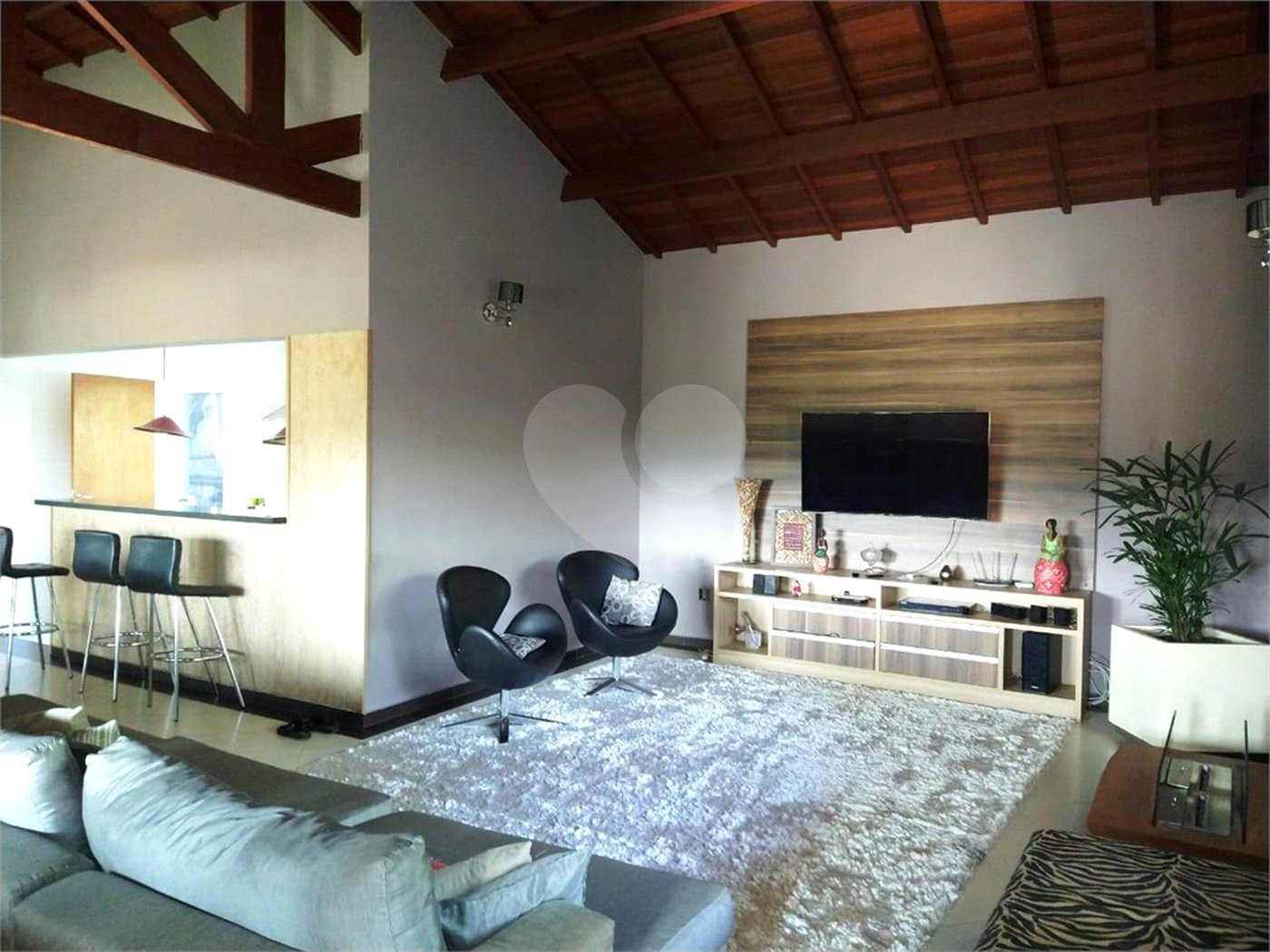 Casa à venda com 8 quartos, sendo 4 suítes, em Santa Inês, Mairiporã, SP