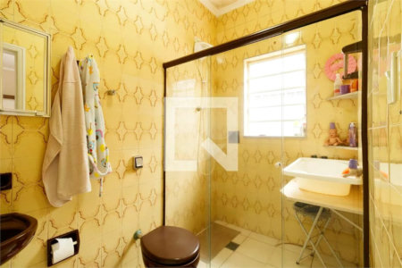 Casa à venda com 4 quartos, sendo 1 suíte,  em Vila Constança, São Paulo, SP