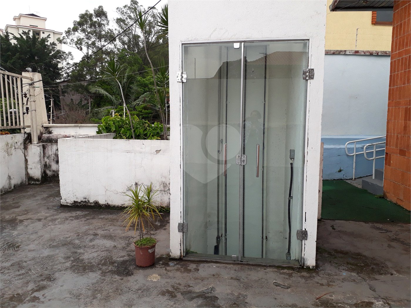 Casa à venda ou para alugar com 7 quartos, sendo 2 suítes, em Jardim Peri Peri, São Paulo, SP