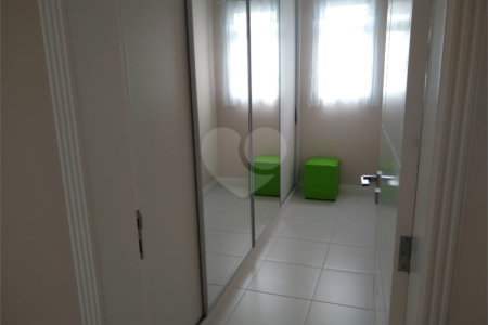 Casa à venda com 5 quartos, sendo 4 suítes,  no condomínio Parque Shambala, Atibaia - SP