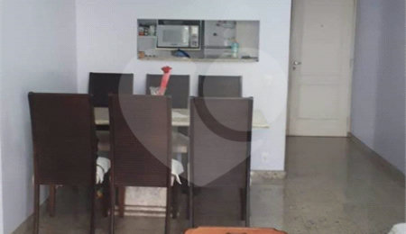 Apartamento à venda com 2 quartos, sendo 1 suíte,  em Super Quadra Morumbi, São Paulo, SP