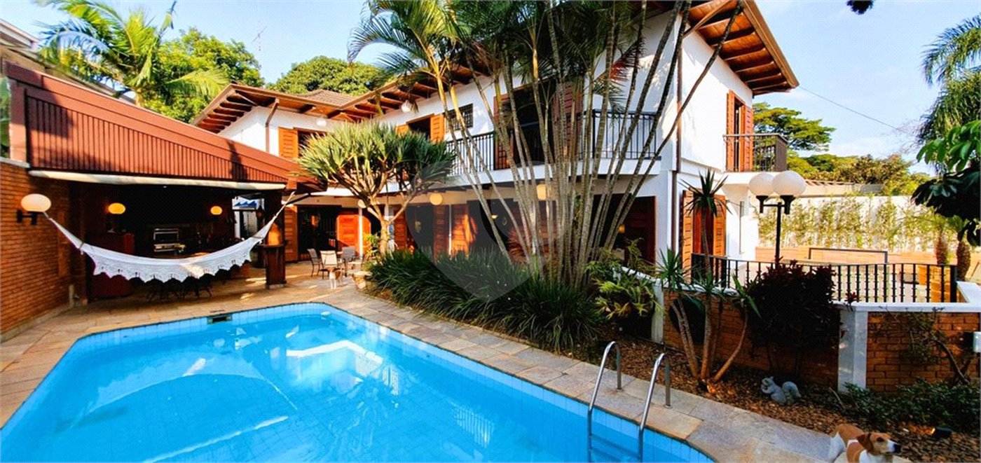 Casa à venda com 5 suítes em Jardim Leonor, São Paulo, SP