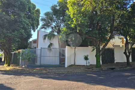 Casa à venda ou para alugar com 4 quartos, sendo 2 suítes, em Jardim Morumbi, Araraquara, SP