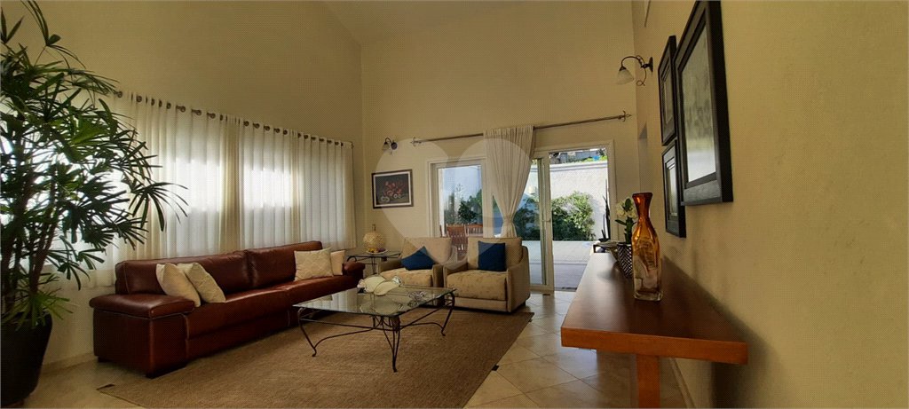 Casa à venda com 3 suítes no condomínio Parque Arco Iris, Atibaia - SP