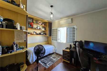 Sobrado à venda com 4 quartos, sendo 1 suíte,  em Vila Jaguara, São Paulo, SP