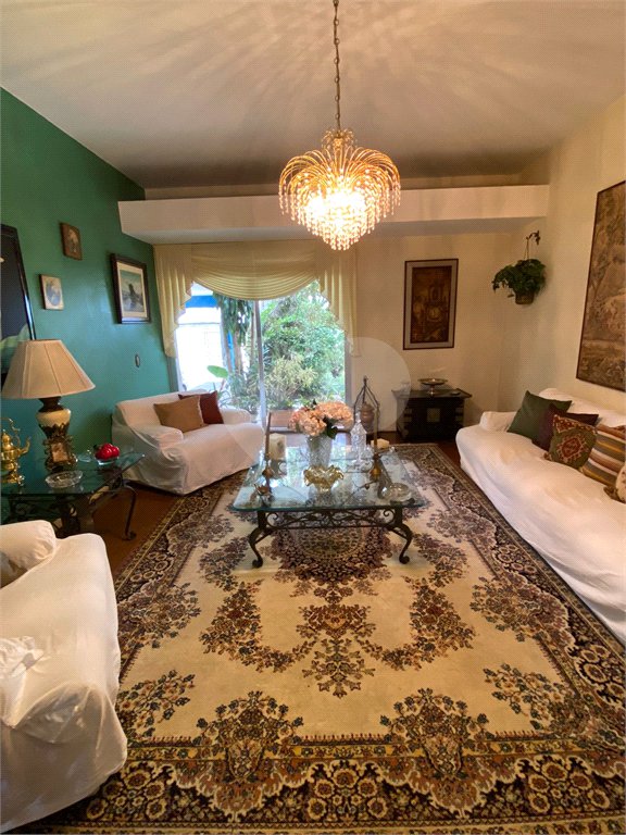 Casa à venda com 4 quartos, sendo 1 suíte,  em Vila Oliveira, Mogi das Cruzes, SP