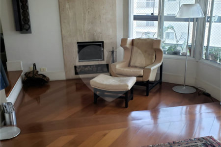 Cobertura à venda com 4 quartos, sendo 3 suítes,  em Vila Uberabinha, São Paulo, SP