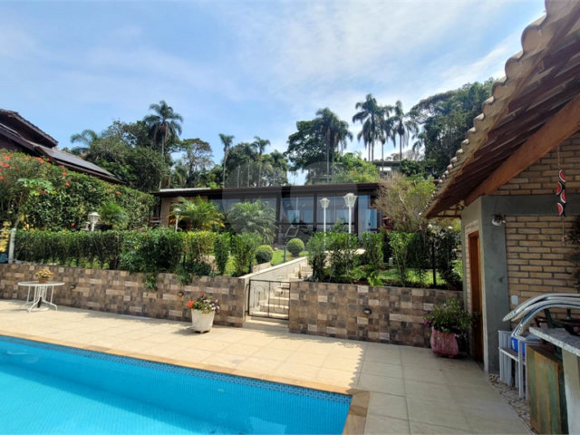 Casa à venda com 3 quartos, sendo 1 suíte,  no condomínio Associação Reserva das Hortênsias, Mairiporã - SP