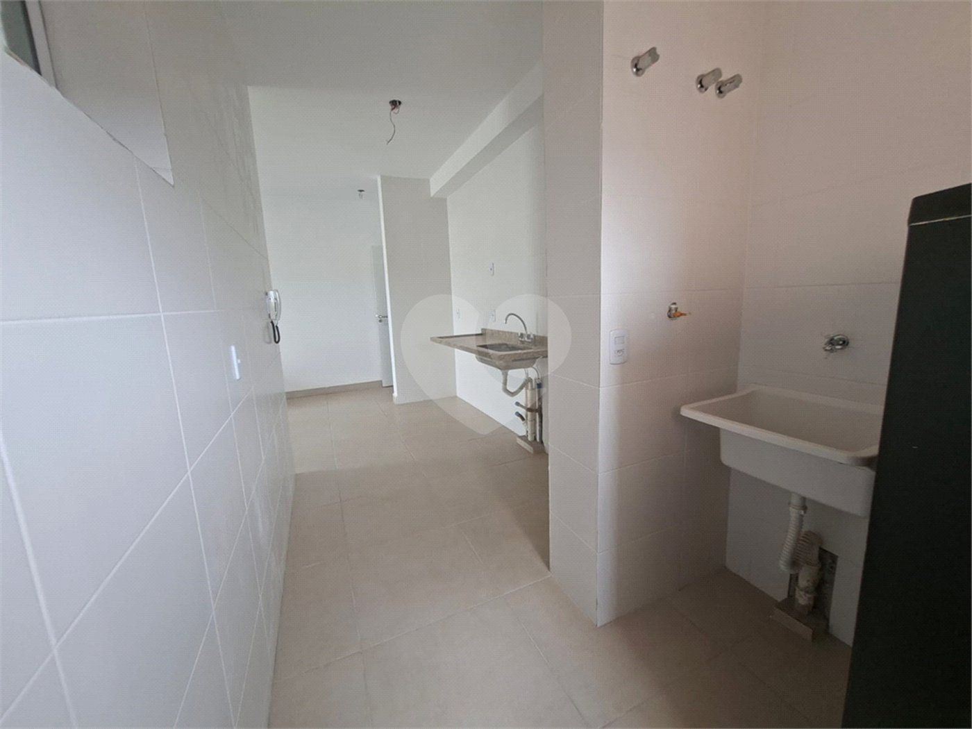 Apartamento à venda ou para alugar com 3 quartos, sendo 1 suíte, em Vila Macia, Itapetininga, SP