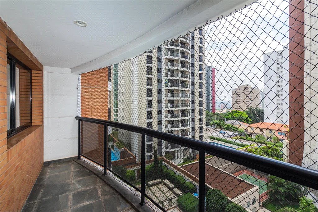 Apartamento à venda com 4 quartos, sendo 3 suítes, em Alto da Lapa, São Paulo, SP