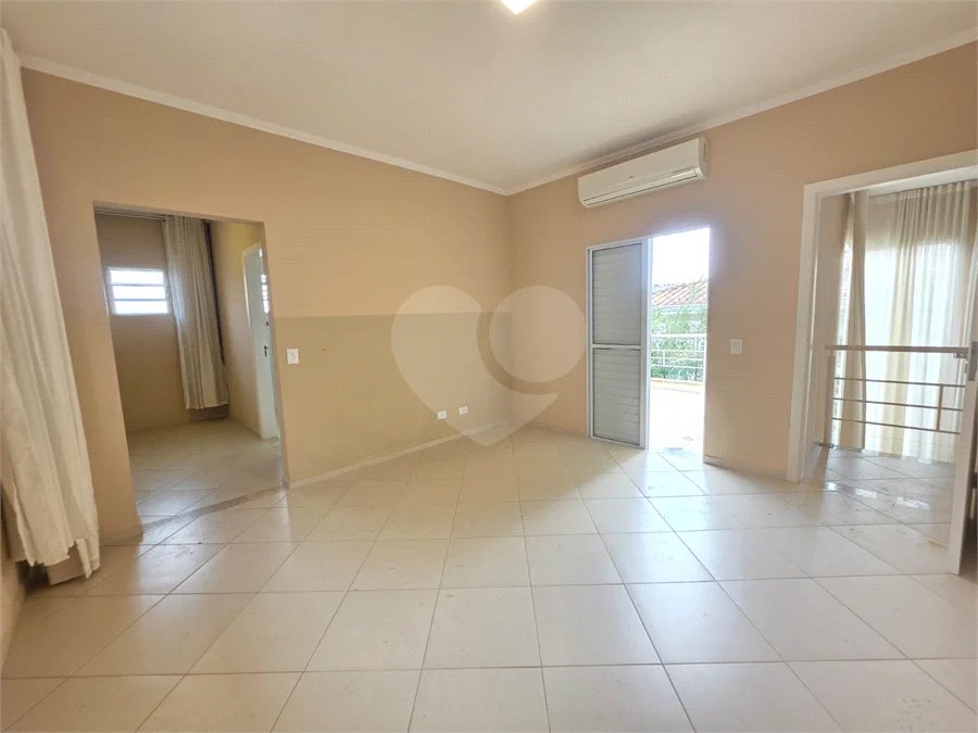 Casa à venda ou para alugar com 3 quartos, sendo 1 suíte, no condomínio Terras de São Francisco, Vinhedo - SP