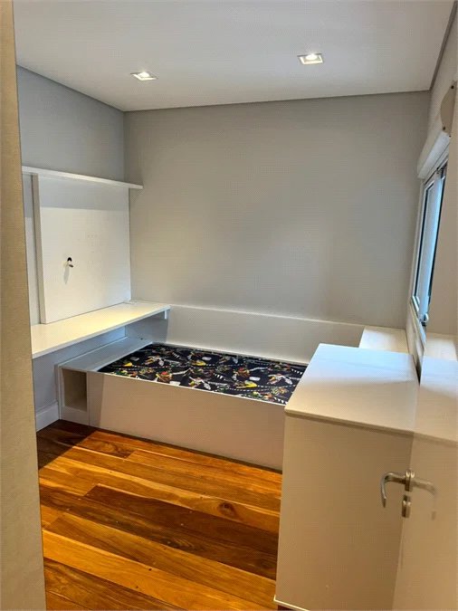 Apartamento para alugar com 3 suítes em Vila Gertrudes, São Paulo, SP