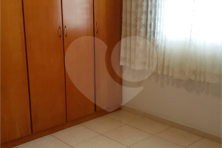 Sobrado à venda com 3 quartos, sendo 1 suíte, em Parque Vitória, São Paulo, SP