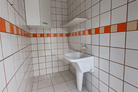 Sobrado à venda com 2 quartos em Jardim Ana Maria, Sorocaba, SP