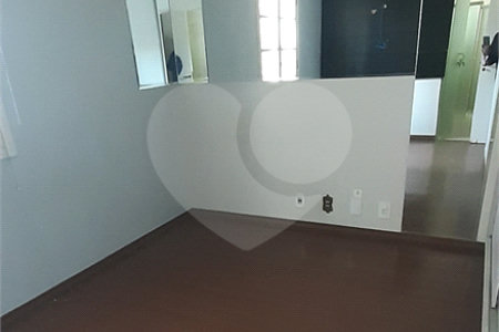 Casa à venda com 5 quartos, sendo 1 suíte, no Centro, Bom Jesus dos Perdões, SP
