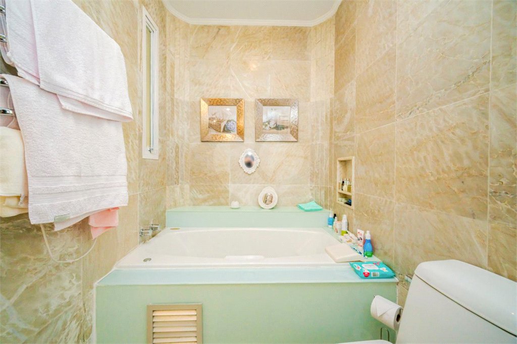 Apartamento à venda com 4 quartos, sendo 2 suítes,  em Vila Suzana, São Paulo, SP