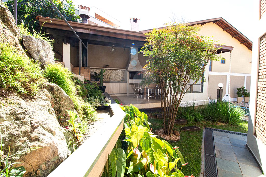 Casa à venda com 1 quarto, sendo 3 suítes, em Esplanada Mendes Moraes, São Roque, SP