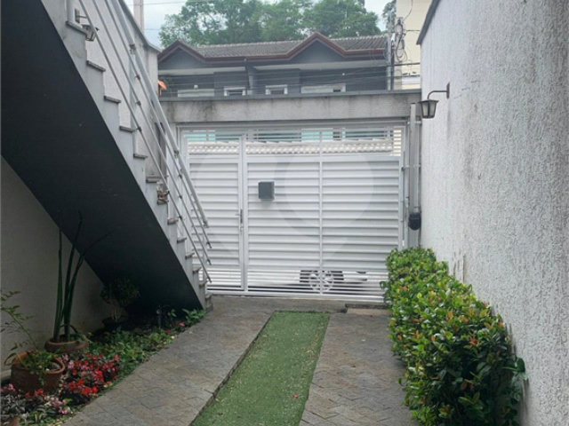 Sobrado à venda com 2 suítes em Horto, São Paulo, SP