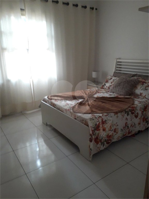 Casa Térrea à venda com 3 quartos em Jardim Nadir, São Paulo, SP