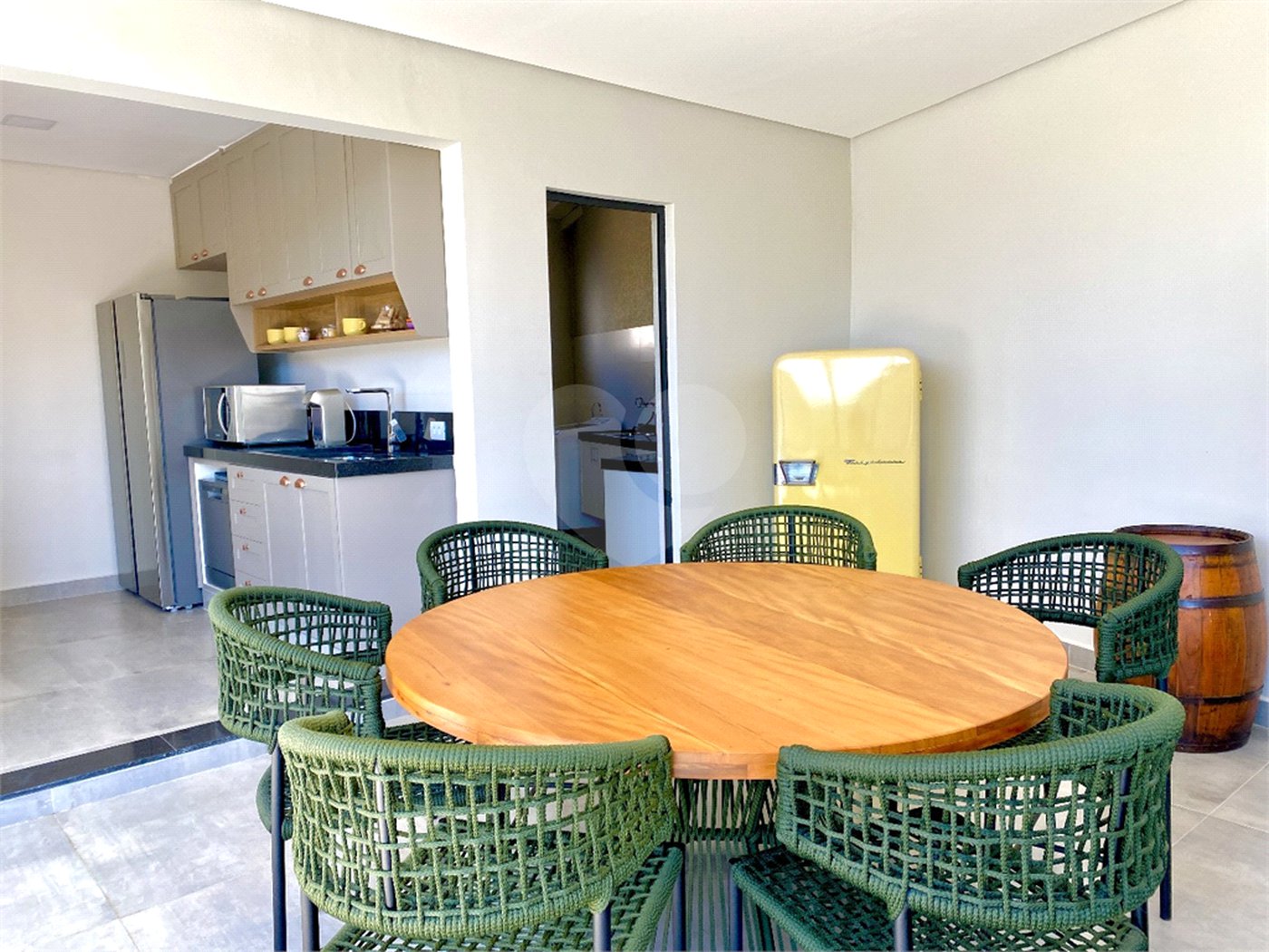 Casa à venda com 3 quartos, sendo 2 suítes, no condomínio Residencial Marchant Buarque, Atibaia - SP