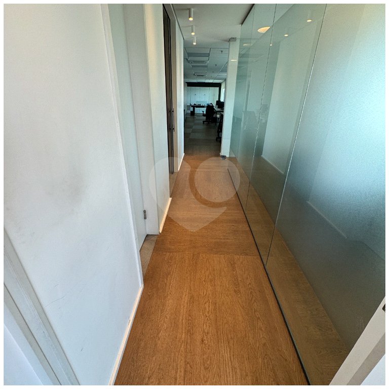 Conjunto comercial com 223,38 m² à venda na Vila Carrão